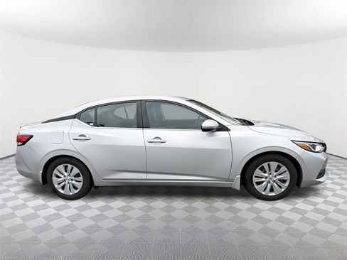 Used 2022 Nissan Sentra S image 4