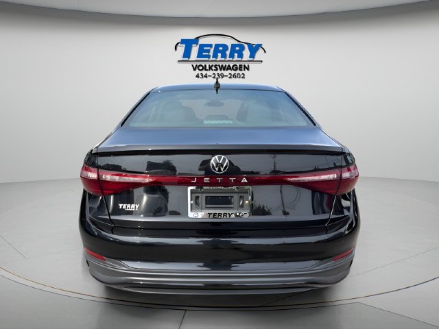 Used 2025 Volkswagen Jetta Sport FWD image 3