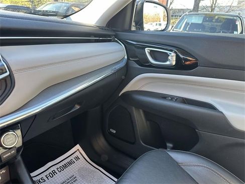Certified 2022 Jeep Compass Limited w/ Sun and Sound Group image 31
