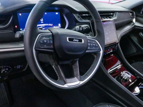 Used 2023 Jeep Grand Cherokee Limited w/ Trailer Tow Prep Group (B) image 11