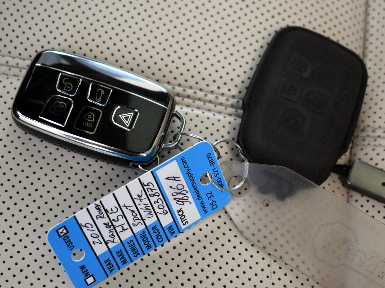 Used 2015 Land Rover Range Rover Sport HSE AWD/4WD image 25