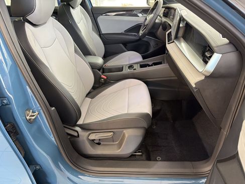 New 2026 Volkswagen Tiguan SE R-Line FWD image 30