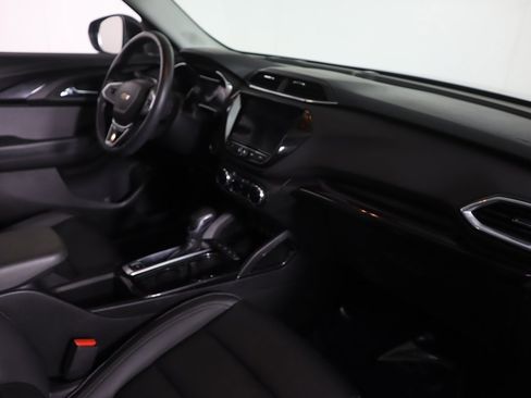 Used 2022 Chevrolet TrailBlazer LT w/ Sun and Liftgate Package image 29
