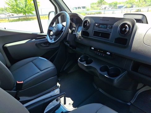 Used 2026 Mercedes-Benz Sprinter 2500 image 12