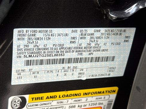 Certified 2025 Lincoln Navigator Black Label image 31