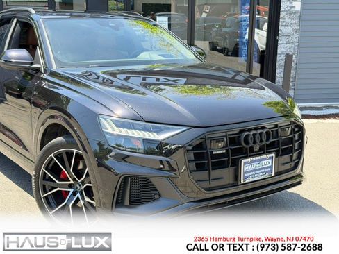 Used 2020 Audi Q8 Prestige w/ Prestige Package AWD/4WD image 3