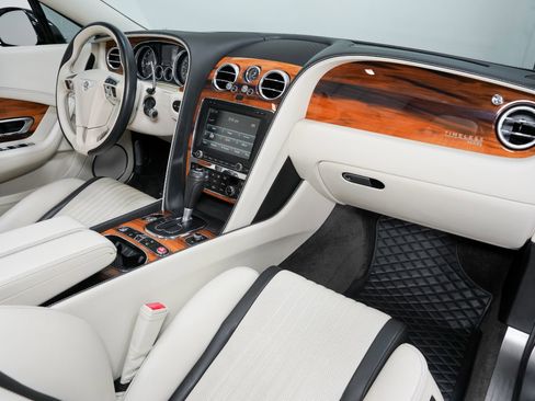 Used 2018 Bentley Continental GT image 29