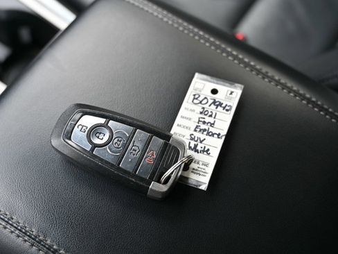 Used 2021 Ford Explorer Limited image 29