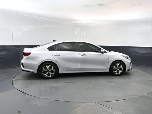 Used 2021 Kia Forte LXS FWD image 6
