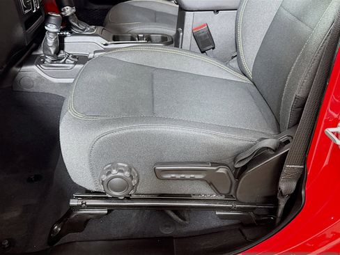 Used 2025 Jeep Wrangler Unlimited Sahara image 20