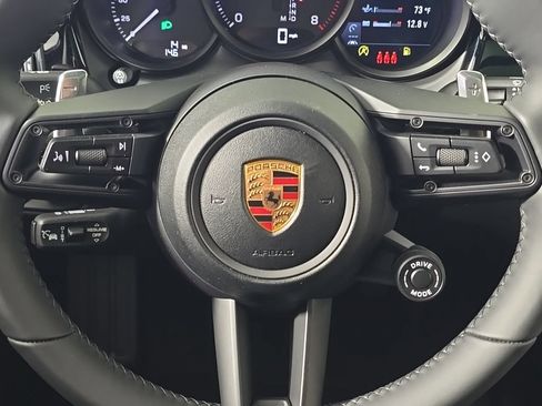 Certified 2026 Porsche Macan AWD/4WD image 27
