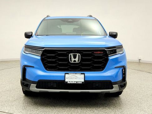 Used 2024 Honda Pilot TrailSport image 2