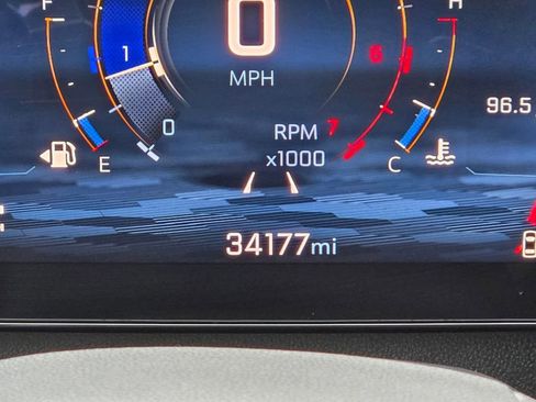 Used 2025 Chevrolet Traverse LT AWD/4WD image 12