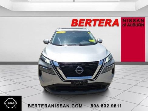 Used 2023 Nissan Rogue SV w/ SV Premium B Package AWD/4WD image 3