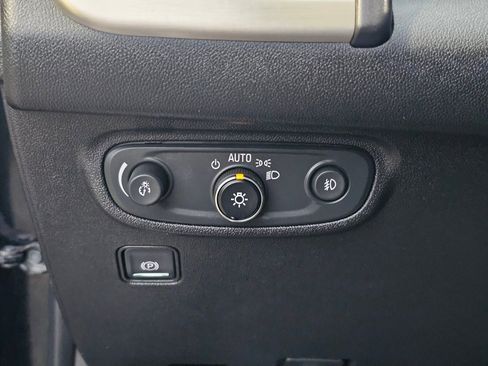 Used 2018 GMC Terrain Denali w/ Advanced Safety Package image 34