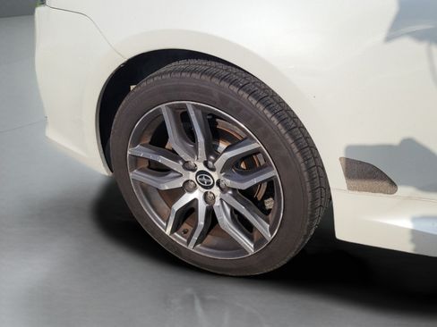 Used 2015 Scion tC FWD image 21