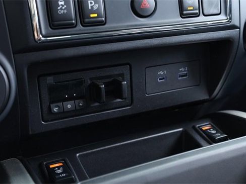 Certified 2024 Nissan Titan SV w/ SV Convenience Package image 14