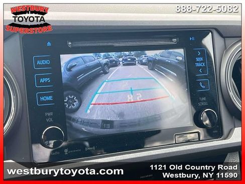 Used 2018 Toyota Tacoma TRD Sport AWD/4WD image 34