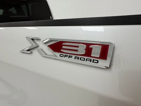 Used 2019 GMC Sierra 1500 SLT image 36