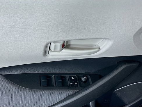 Used 2022 Toyota Corolla LE image 17