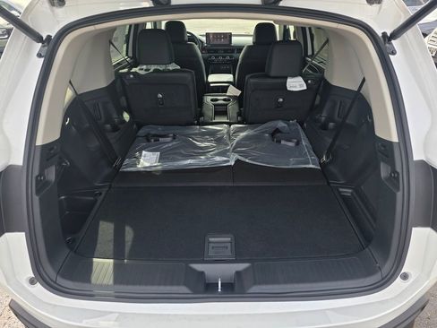 New 2026 Honda Pilot Touring image 14