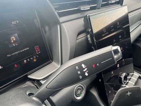 Certified 2025 GMC Terrain Elevation w/ Black Edition AWD/4WD image 11