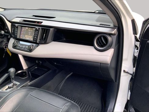 Used 2017 Toyota RAV4 XLE FWD image 18