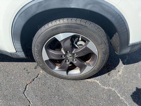 Used 2018 Honda HR-V EX image 11