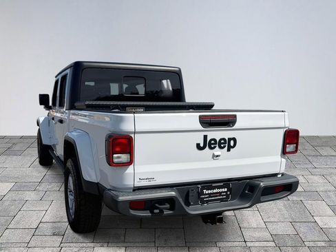 Used 2023 Jeep Gladiator Sport image 5