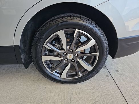 Used 2022 Chevrolet Equinox LT FWD image 39