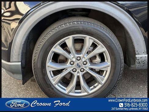 Certified 2021 Ford Explorer XLT w/ Equipment Group 202A image 4