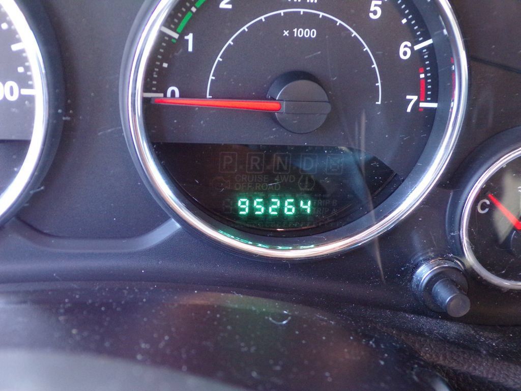Used 2013 Jeep Wrangler Sport AWD/4WD image 15