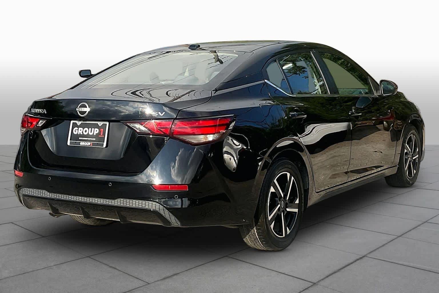 Used 2024 Nissan Sentra SV FWD image 13