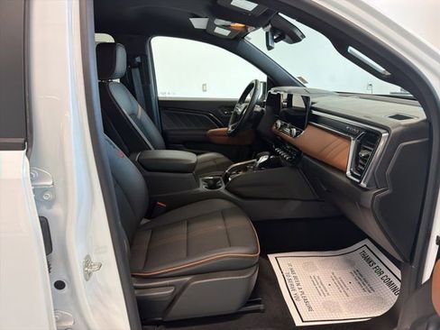 Used 2024 GMC Canyon AT4 w/ Canyon Safety Plus Package AWD/4WD image 34