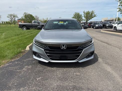Used 2021 Honda Accord Sport image 2