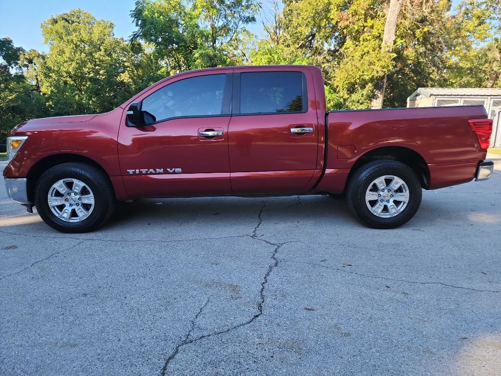 Used 2019 Nissan Titan SV AWD/4WD image 4