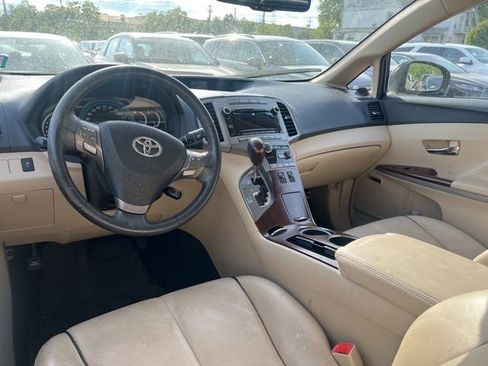 Used 2011 Toyota Venza AWD w/ Comfort Pkg image 6