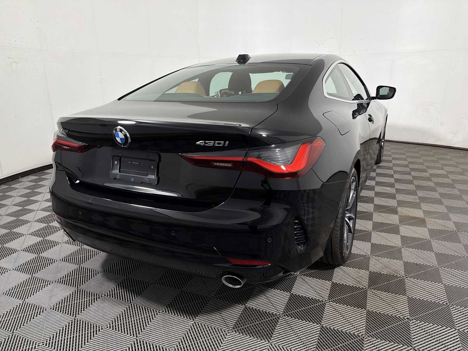 Used 2024 BMW 430i xDrive Coupe w/ Convenience Package AWD/4WD image 6