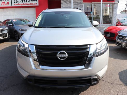 Used 2025 Nissan Pathfinder SV AWD/4WD image 8