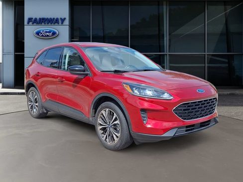 Used 2021 Ford Escape SE w/ SE Sport Appearance Package AWD/4WD image 4
