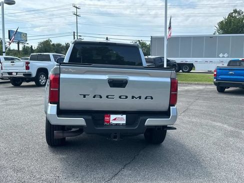Used 2026 Toyota Tacoma 2WD Double Cab image 5