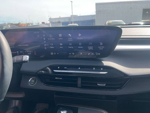 Used 2025 Buick Enclave Avenir w/ Super Cruise Package image 16