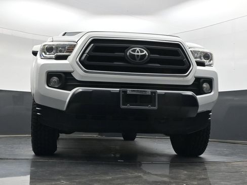 Used 2020 Toyota Tacoma SR5 w/ Technology Package AWD/4WD image 30