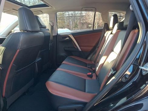 Used 2015 Toyota RAV4 Limited image 9