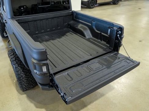 Used 2025 Jeep Gladiator Sport image 96