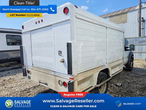 Used 2015 Ford F550 2WD Regular Cab Super Duty image 4