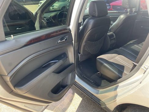 Used 2014 Cadillac SRX Luxury image 12