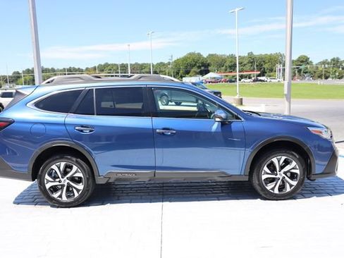 Certified 2022 Subaru Outback Touring XT AWD/4WD image 6