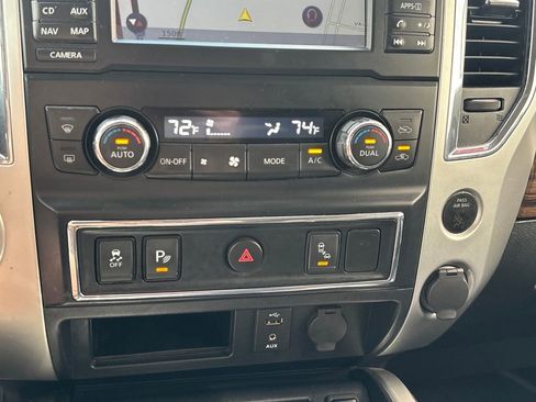Used 2018 Nissan Titan SL image 12