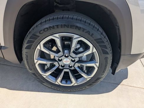 Used 2025 GMC Terrain Elevation w/ Elevation Premium Package AWD/4WD image 12